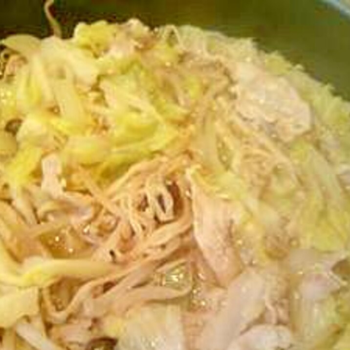 濃縮スープにたっぷり野菜と豚肉の鍋